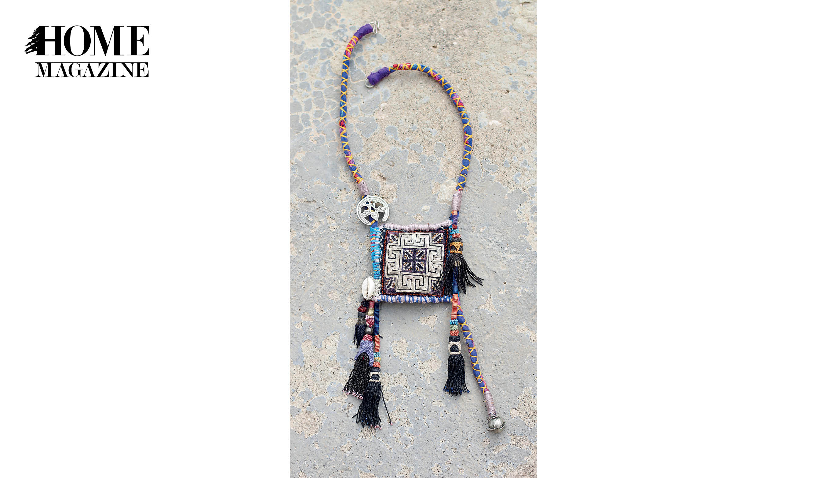 Necklace with square shape and multicolored textile
